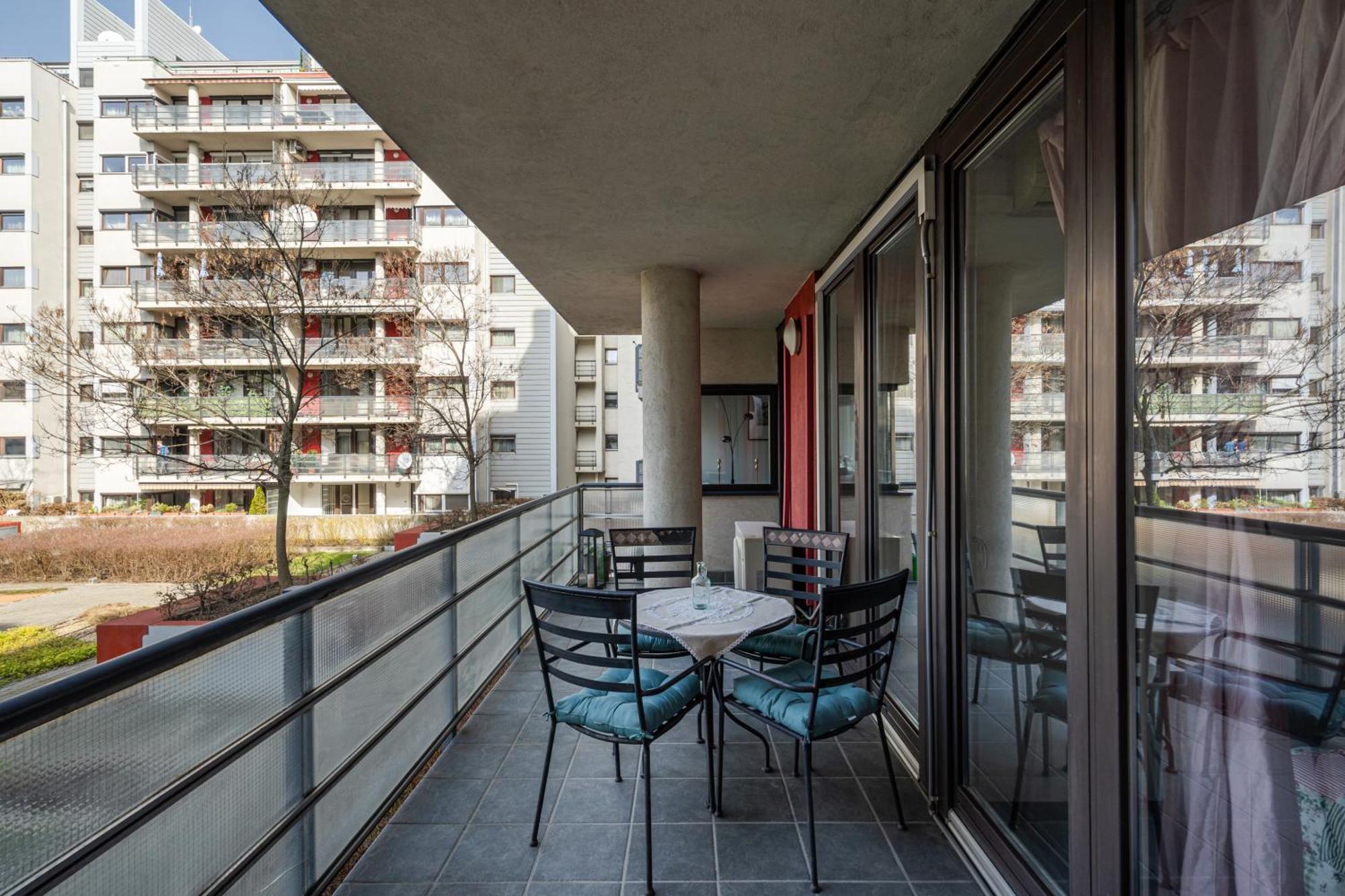 Heart And Soul Apartment Budapest Bagian luar foto